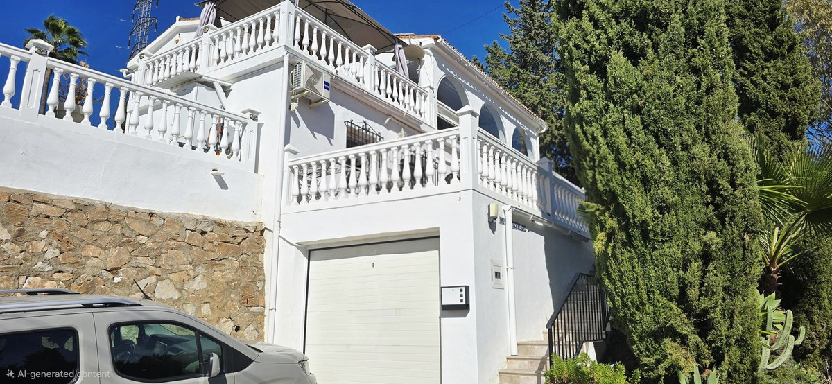 Se vende Villa - Chalet de 3 dormitorios en Costa Del Sol, Málaga, España