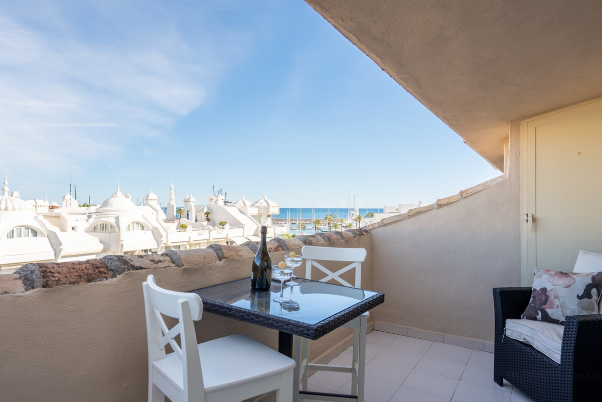 3 Bed Apartment for sale in Benalmadena Costa Del Sol, Málaga, Spain