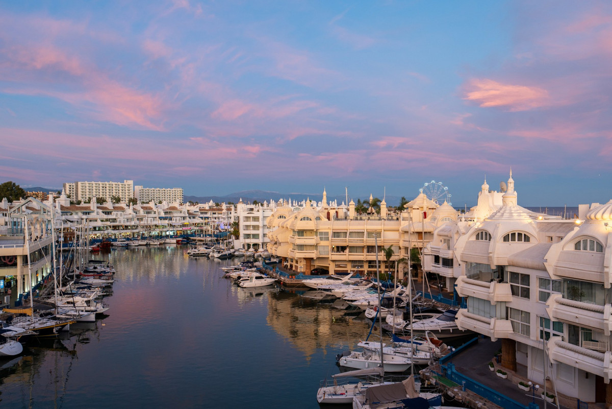 3 Bed Apartment for sale in Benalmadena Costa Del Sol, Málaga, Spain