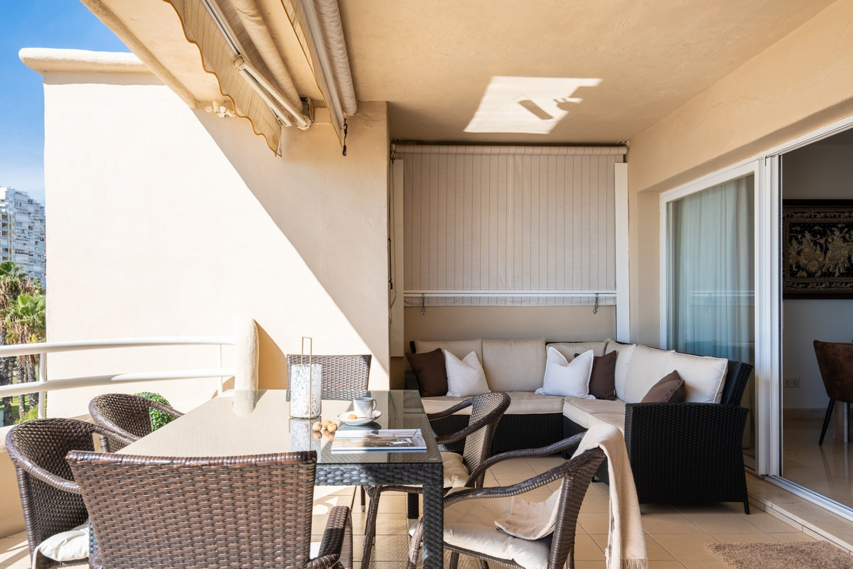 3 Bed Apartment for sale in Benalmadena Costa Del Sol, Málaga, Spain