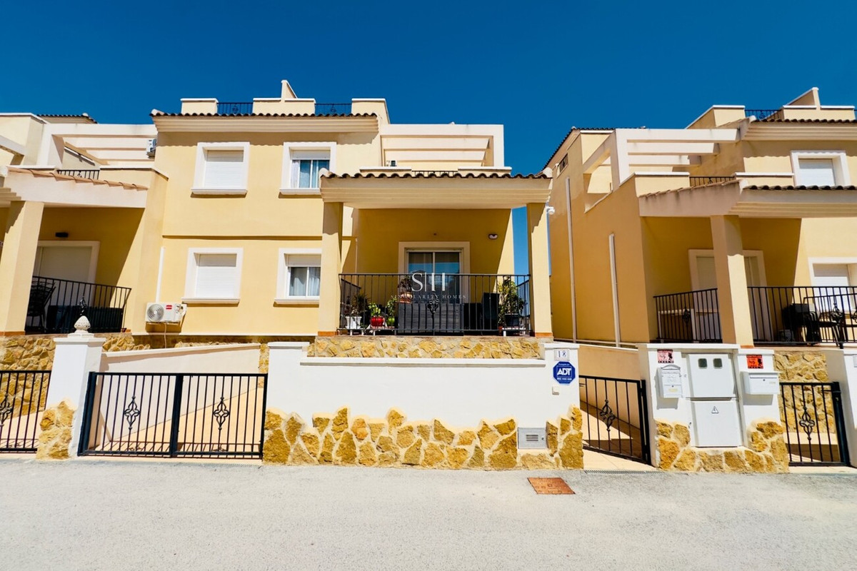 3 Bed Townhouse for sale in San Miguel De Salinas Costa Blanca, Alicante, Spain