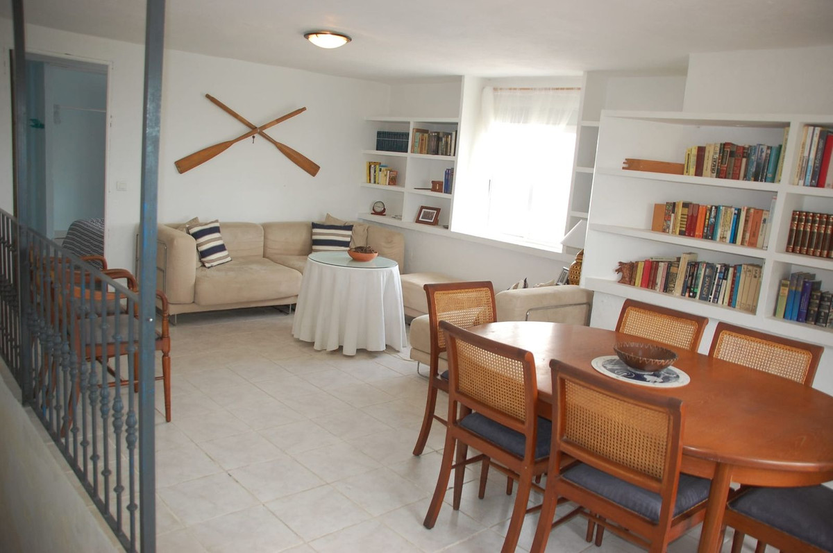 Se vende Villa - Chalet de 4 dormitorios en Costa Del Sol, Málaga, España