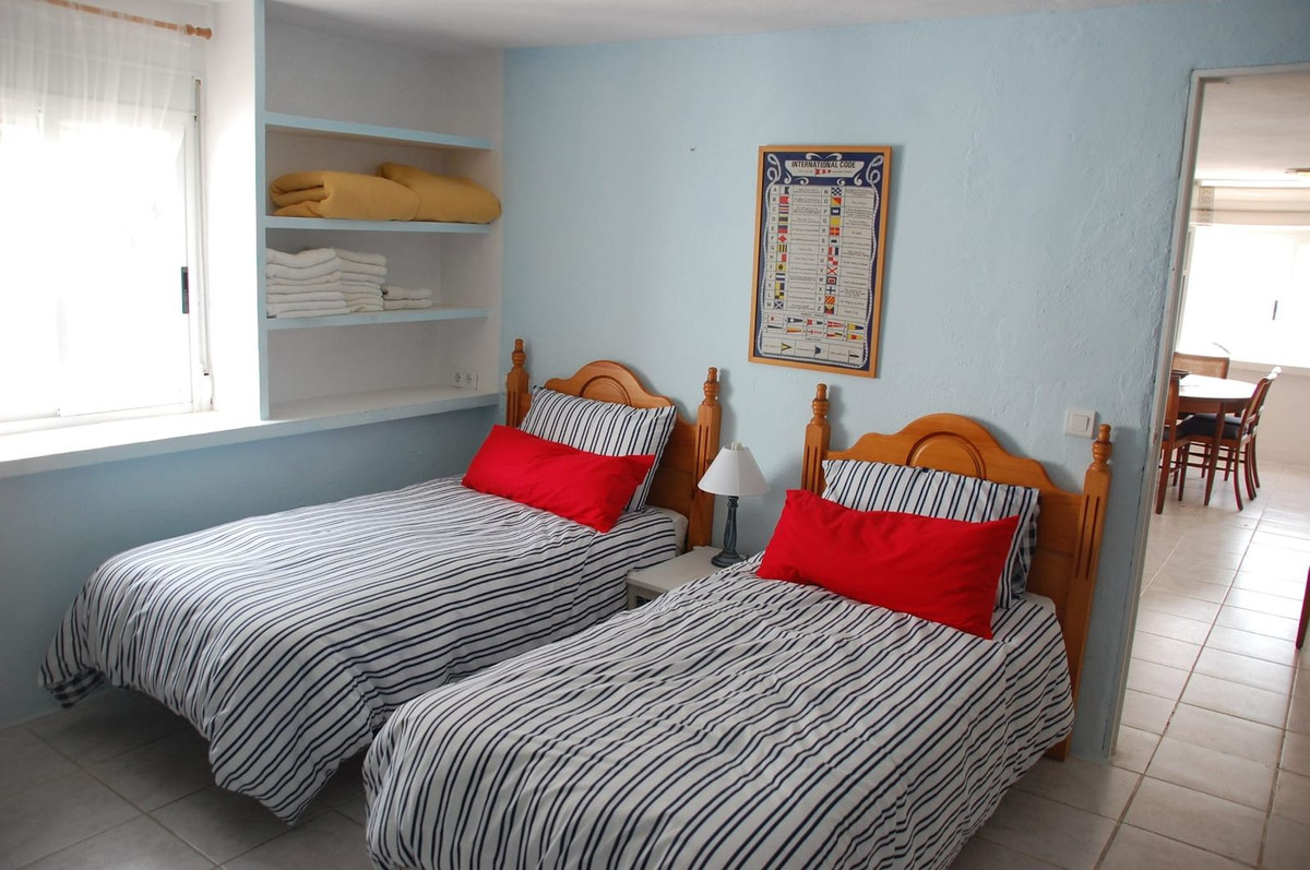 Se vende Villa - Chalet de 4 dormitorios en Costa Del Sol, Málaga, España