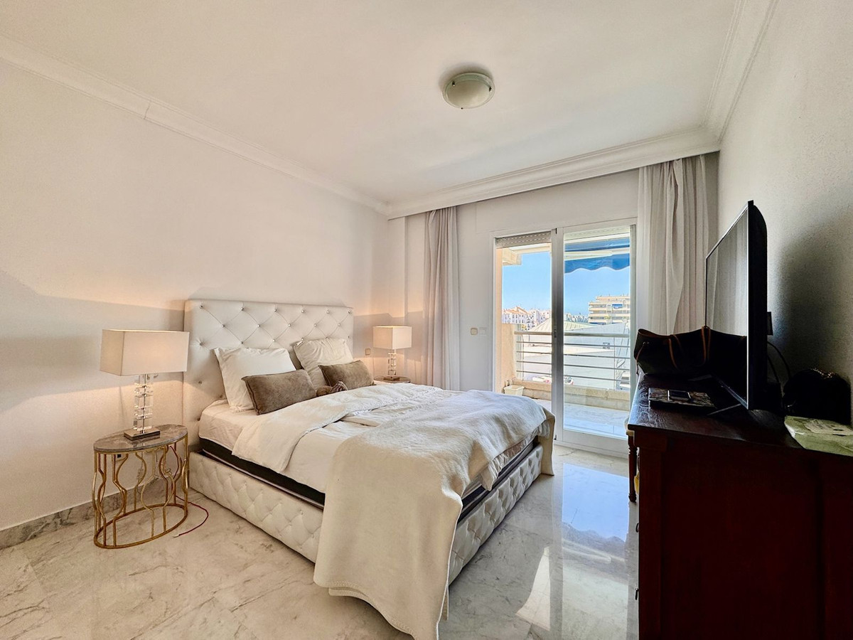 Se vende Apartamento Planta Media de 2 dormitorios en Costa Del Sol, Málaga, España