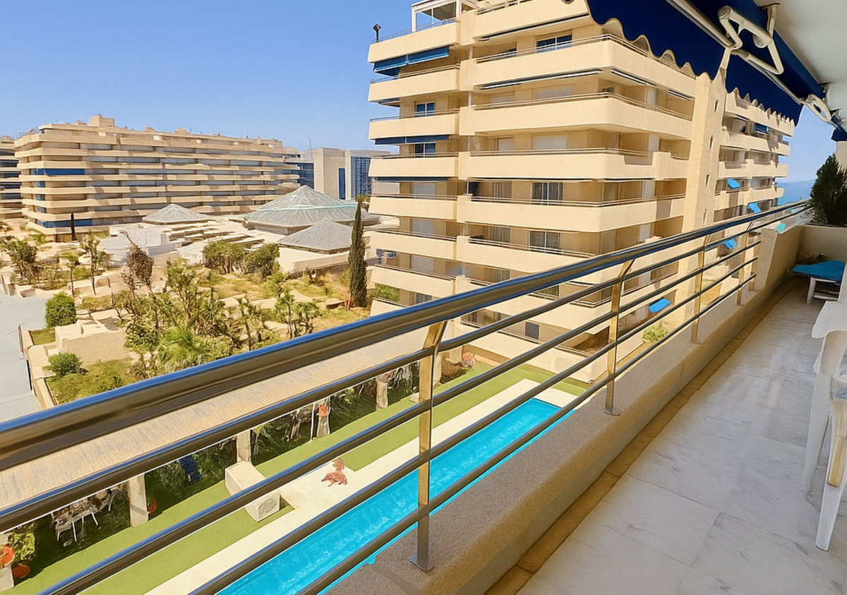 Se vende Apartamento Planta Media de 2 dormitorios en Costa Del Sol, Málaga, España