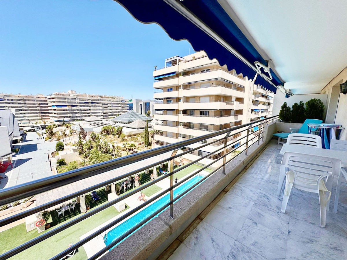 Se vende Apartamento Planta Media de 2 dormitorios en Costa Del Sol, Málaga, España