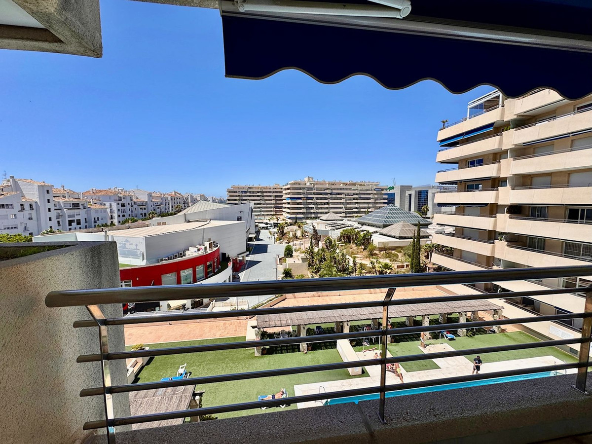 Se vende Apartamento Planta Media de 2 dormitorios en Costa Del Sol, Málaga, España