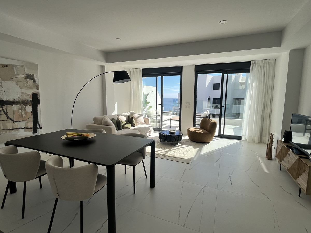 2 Bed Apartment for sale in Casares Costa Del Sol, Málaga, Spain