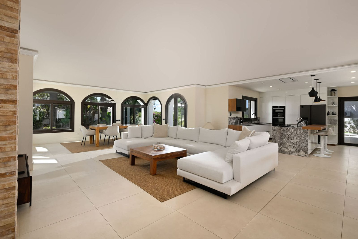 Se vende Villa - Chalet de 6 dormitorios en Costa Del Sol, Málaga, España