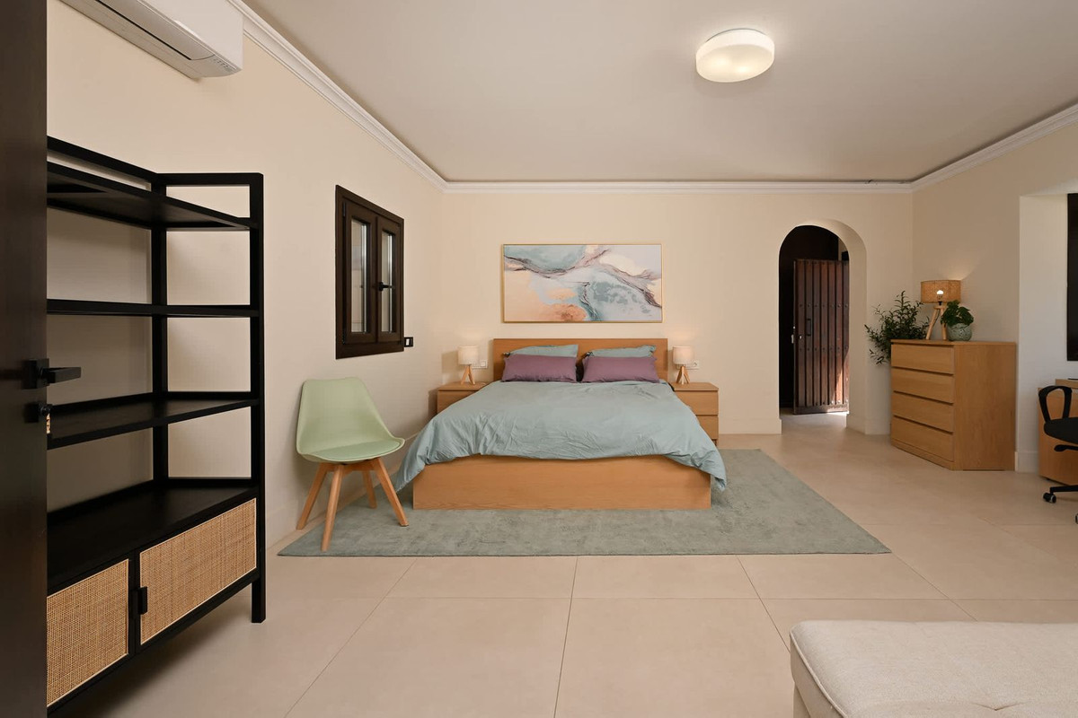 Se vende Villa - Chalet de 6 dormitorios en Costa Del Sol, Málaga, España