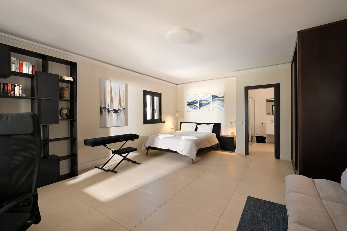 Se vende Villa - Chalet de 6 dormitorios en Costa Del Sol, Málaga, España