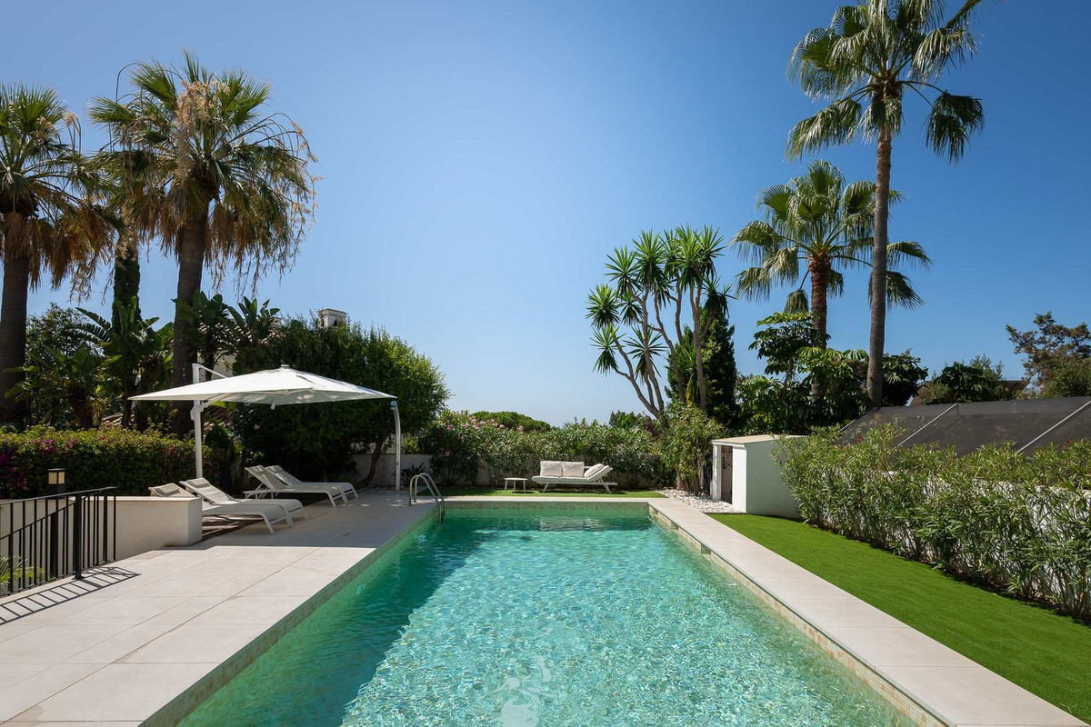 Se vende Villa - Chalet de 6 dormitorios en Costa Del Sol, Málaga, España