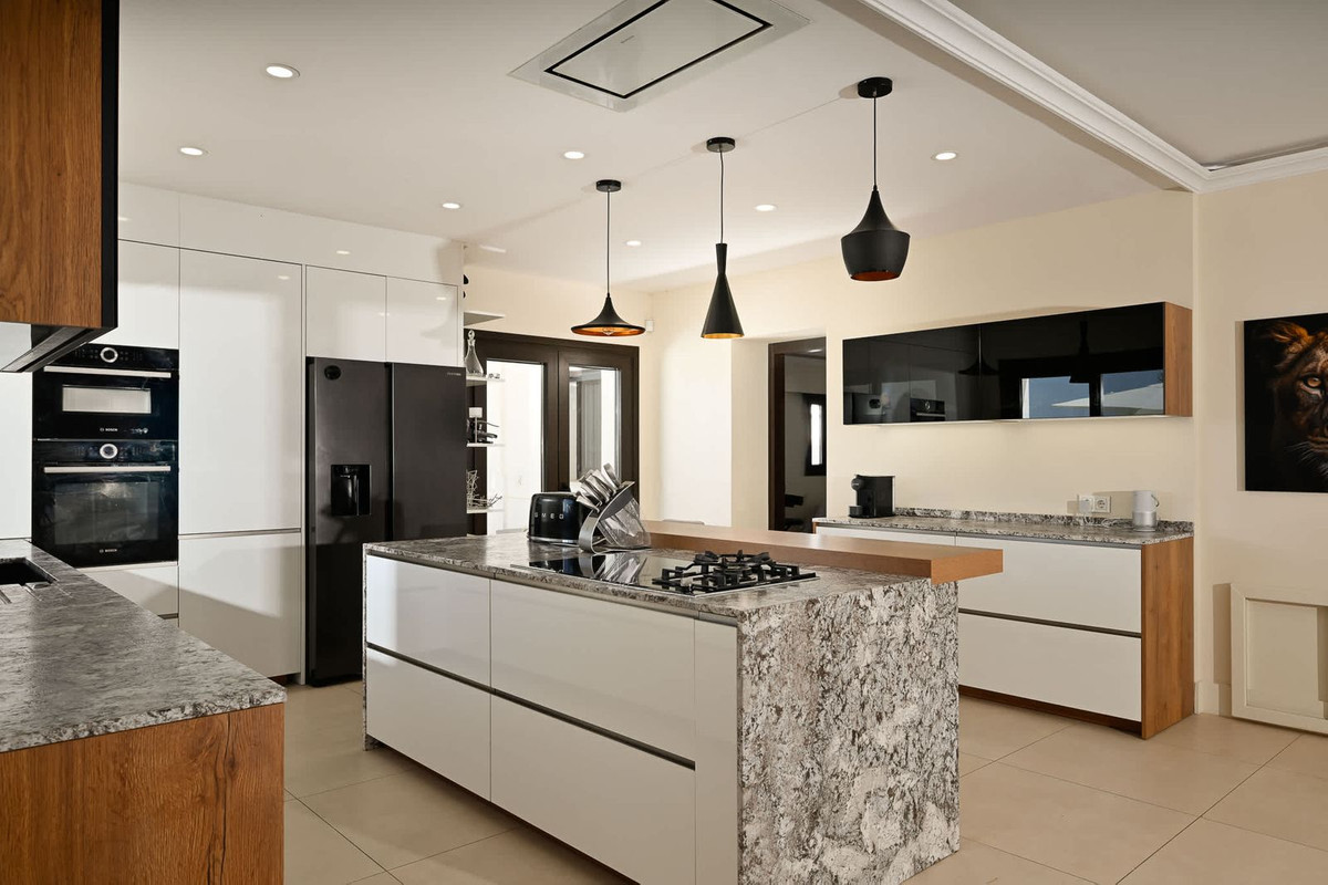 Se vende Villa - Chalet de 6 dormitorios en Costa Del Sol, Málaga, España