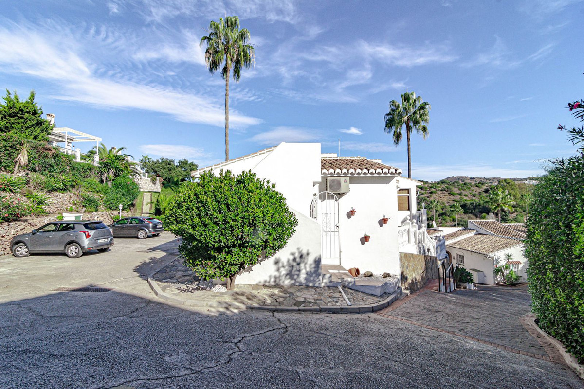 3 Bed Townhouse for sale in Calahonda Costa Del Sol, Málaga, Spain