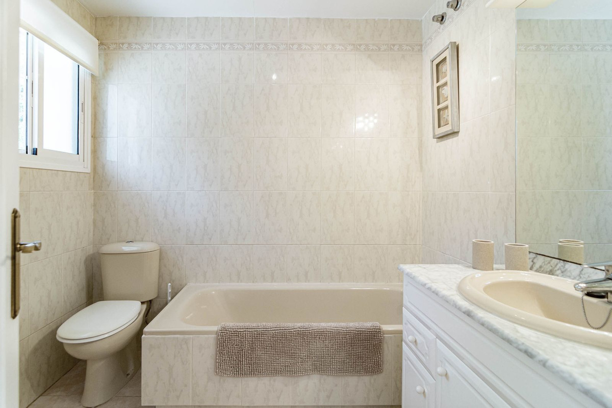 3 Bed Townhouse for sale in Calahonda Costa Del Sol, Málaga, Spain