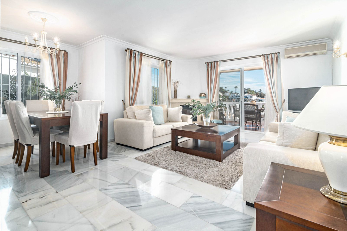 3 Bed Townhouse for sale in Calahonda Costa Del Sol, Málaga, Spain