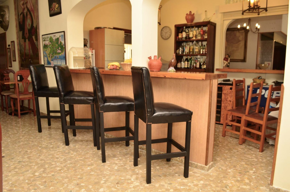 Se vende Hostal de 22 dormitorios en Costa Del Sol, Cadiz, España