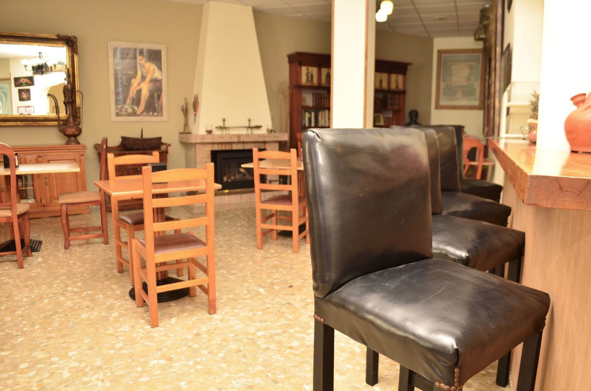Se vende Hostal de 22 dormitorios en Costa Del Sol, Cadiz, España