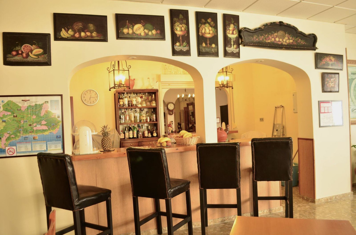 Se vende Hostal de 22 dormitorios en Costa Del Sol, Cadiz, España