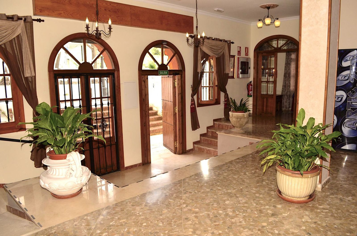 Se vende Hostal de 22 dormitorios en Costa Del Sol, Cadiz, España