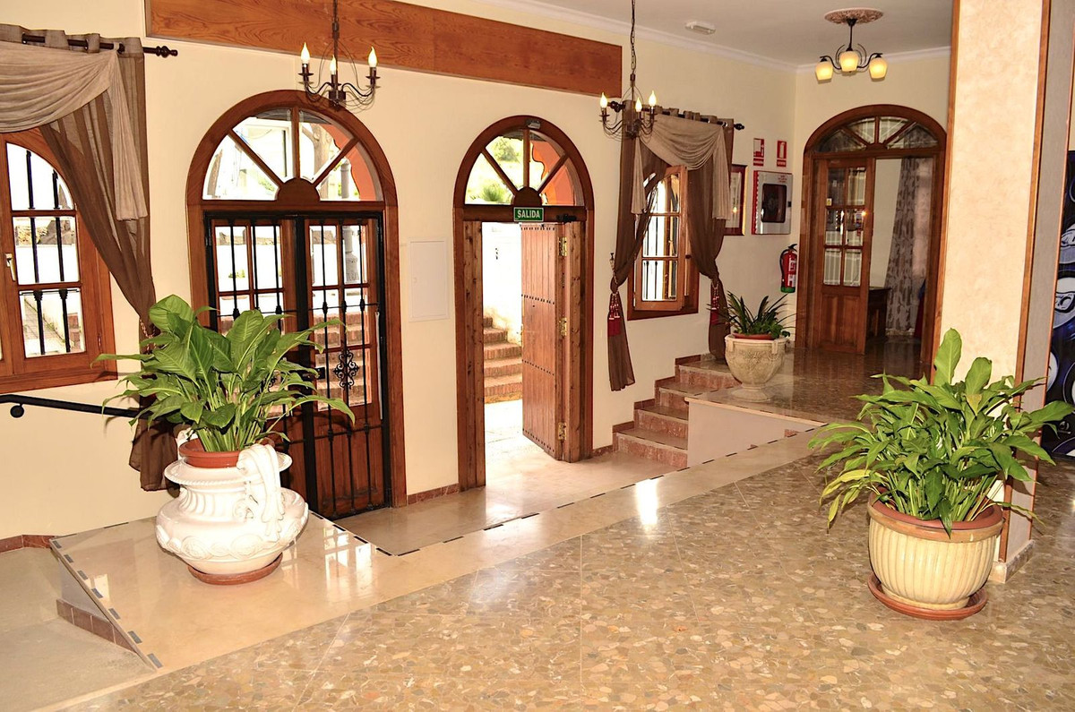 Se vende Hostal de 22 dormitorios en Costa Del Sol, Cadiz, España