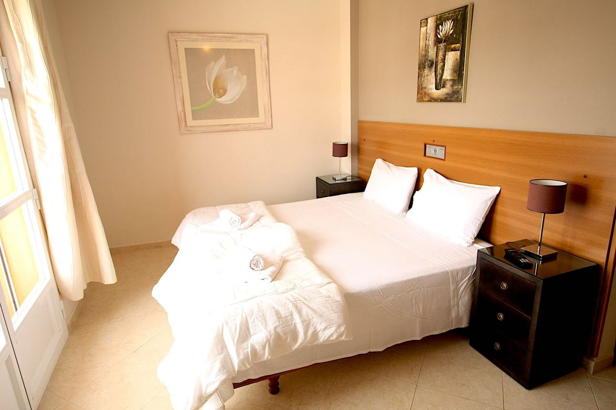 Se vende Hostal de 22 dormitorios en Costa Del Sol, Cadiz, España