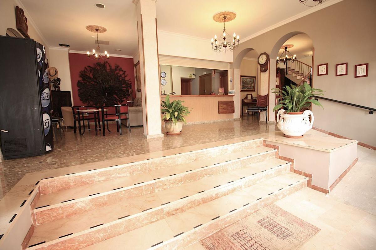 Se vende Hostal de 22 dormitorios en Costa Del Sol, Cadiz, España