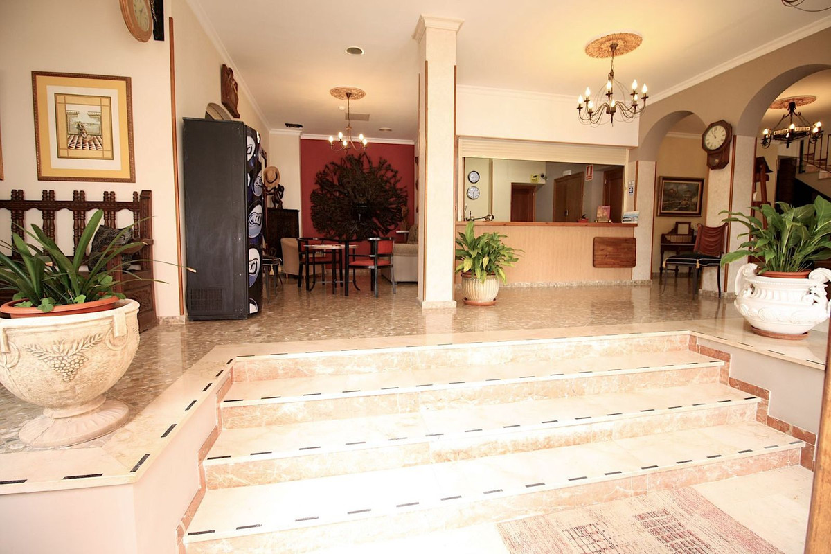 Se vende Hostal de 22 dormitorios en Costa Del Sol, Cadiz, España