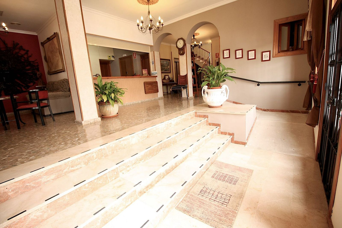 Se vende Hostal de 22 dormitorios en Costa Del Sol, Cadiz, España