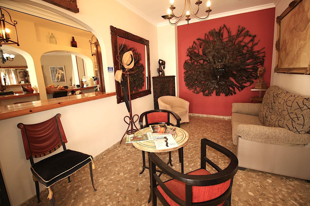 Se vende Hostal de 22 dormitorios en Costa Del Sol, Cadiz, España