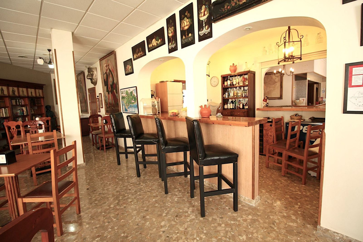 Se vende Hostal de 22 dormitorios en Costa Del Sol, Cadiz, España