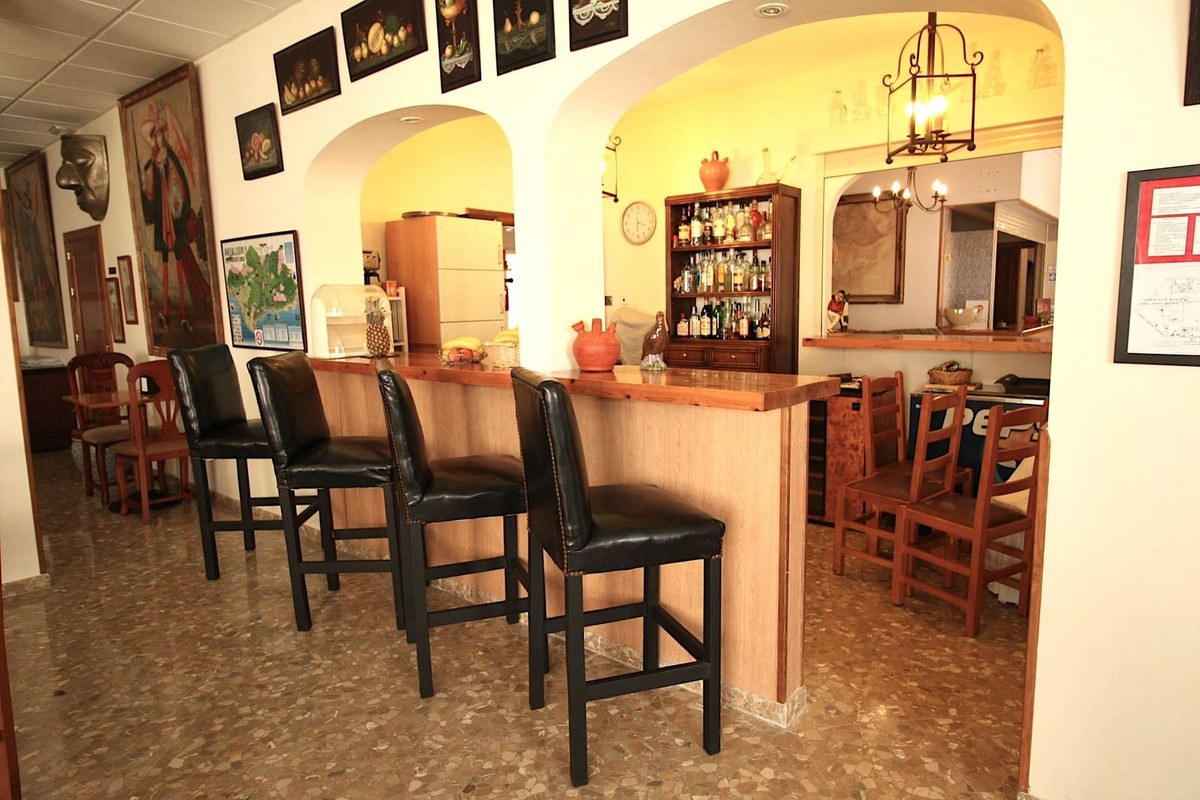 Se vende Hostal de 22 dormitorios en Costa Del Sol, Cadiz, España
