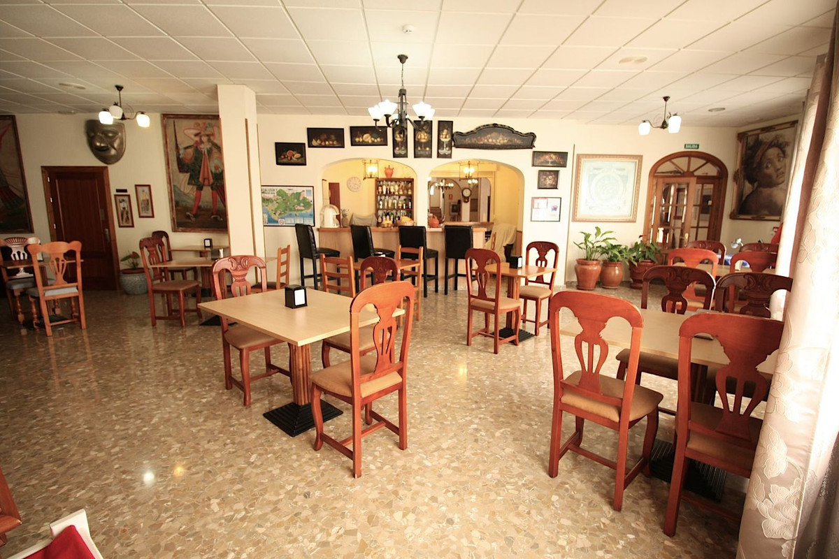 Se vende Hostal de 22 dormitorios en Costa Del Sol, Cadiz, España