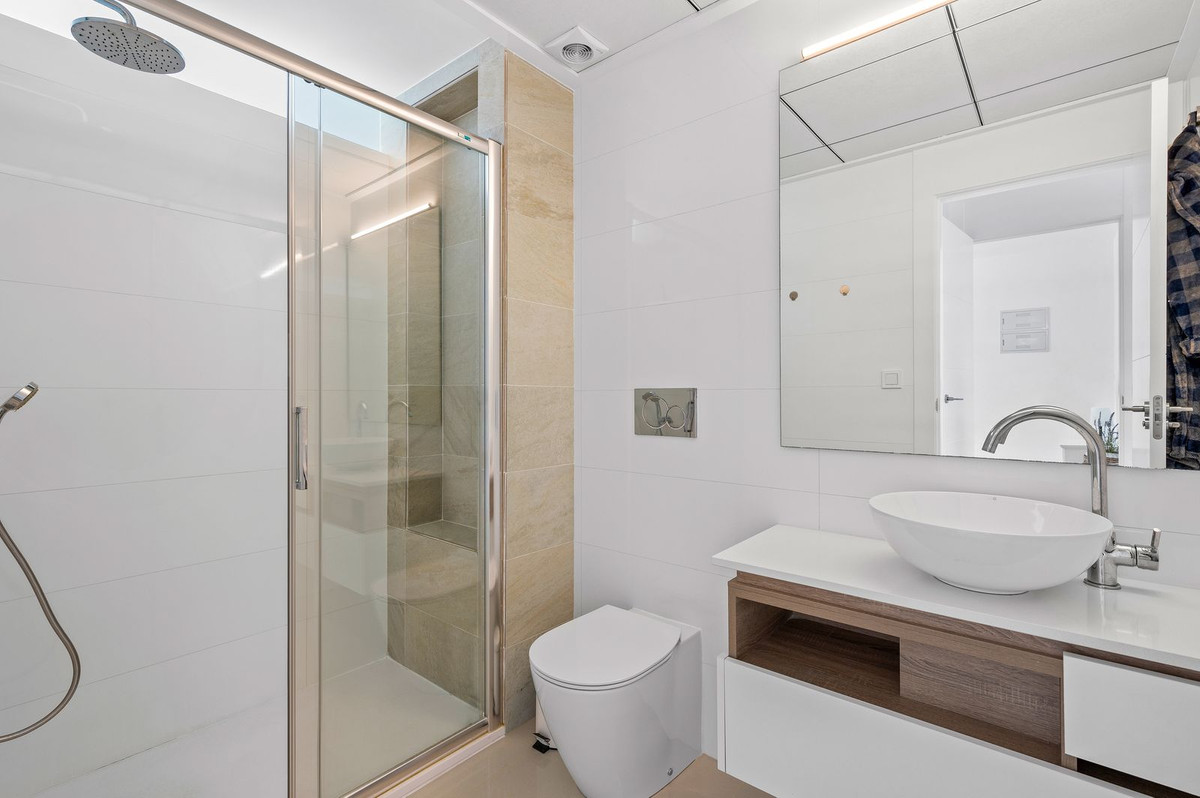 Se vende Apartamento Planta Baja de 2 dormitorios en Costa Blanca, Alicante, España