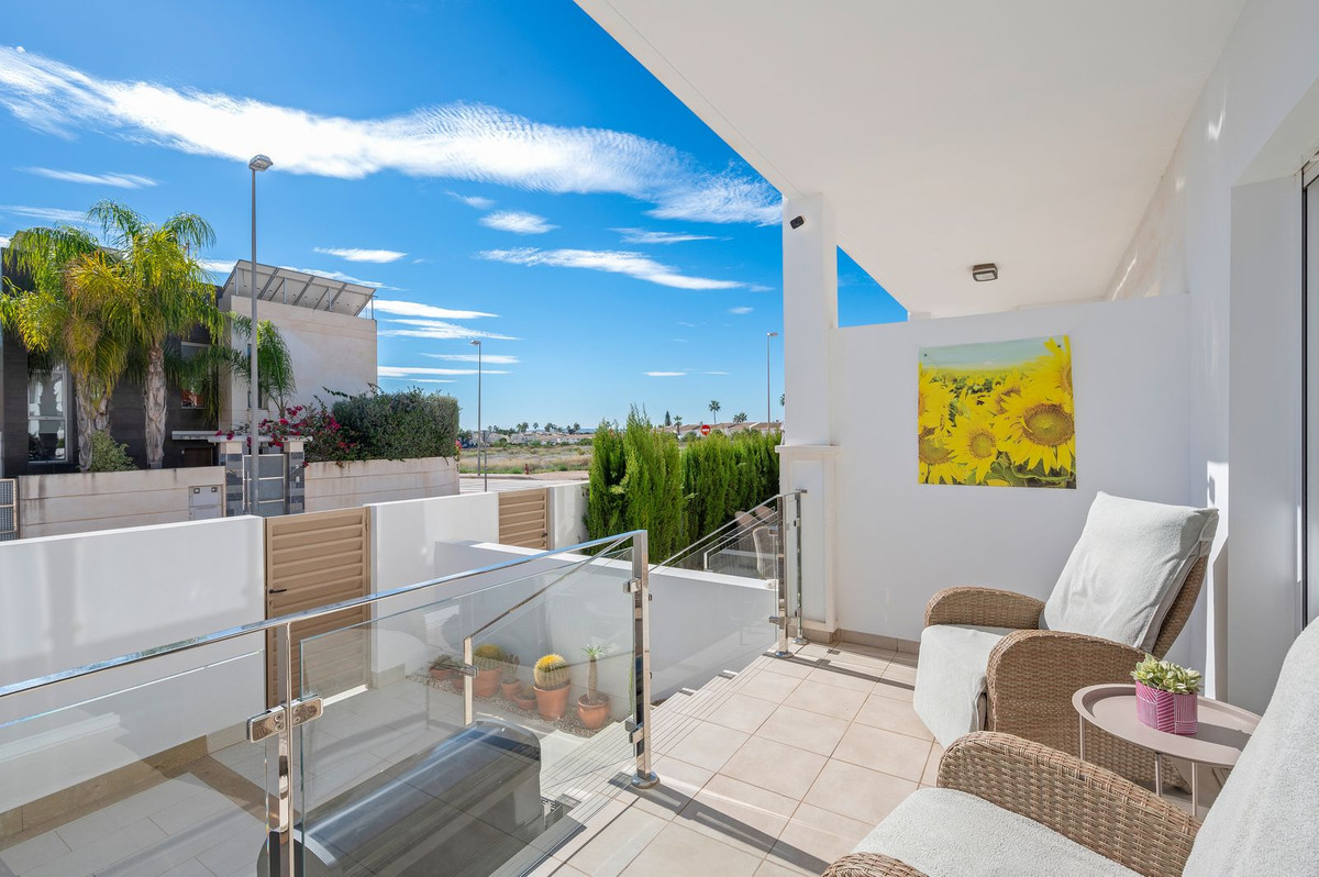 Se vende Apartamento Planta Baja de 2 dormitorios en Costa Blanca, Alicante, España