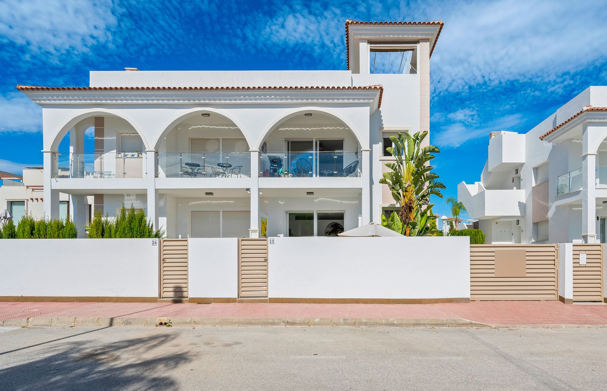 Se vende Apartamento Planta Baja de 2 dormitorios en Costa Blanca, Alicante, España