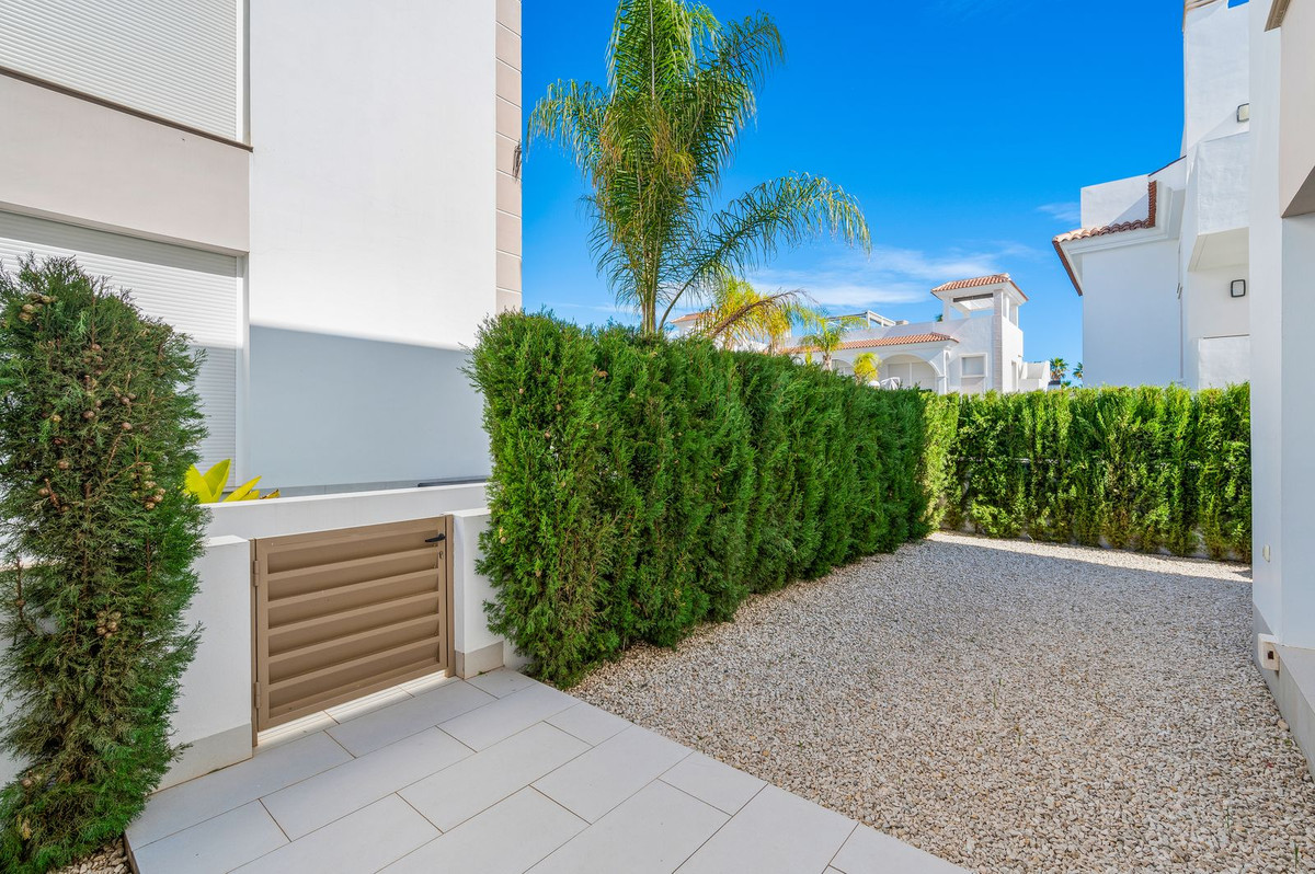 Se vende Apartamento Planta Baja de 2 dormitorios en Costa Blanca, Alicante, España