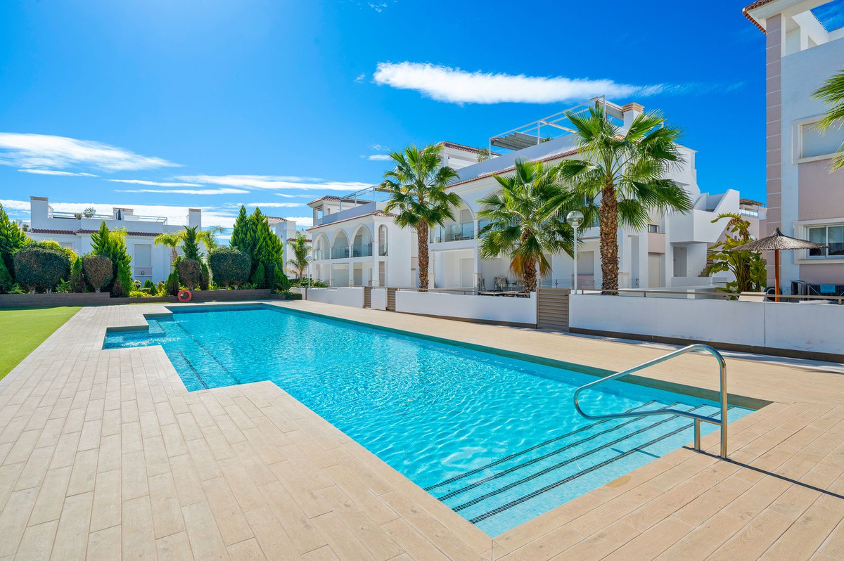 Se vende Apartamento Planta Baja de 2 dormitorios en Costa Blanca, Alicante, España