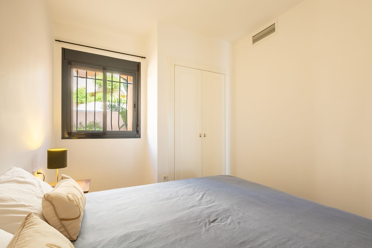 2 Bed Apartment for sale in Calahonda Costa Del Sol, Málaga, Spain