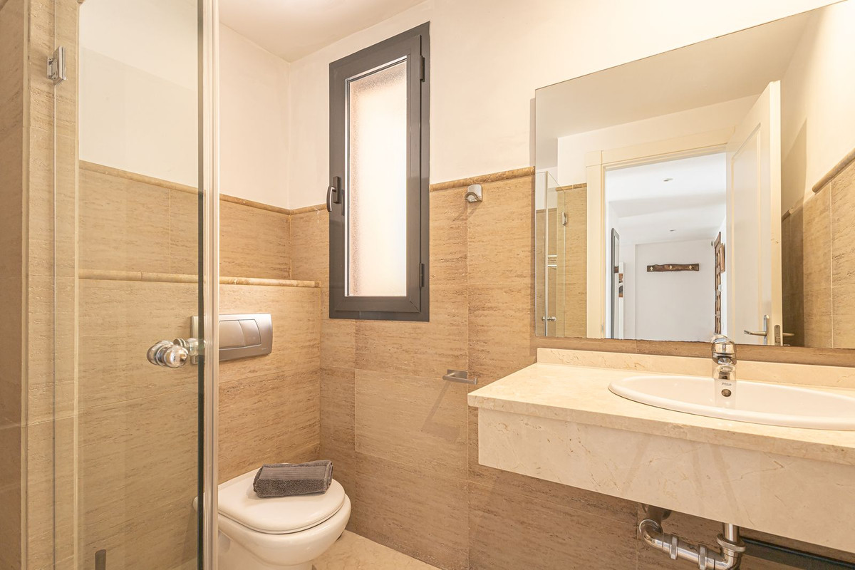 2 Bed Apartment for sale in Calahonda Costa Del Sol, Málaga, Spain