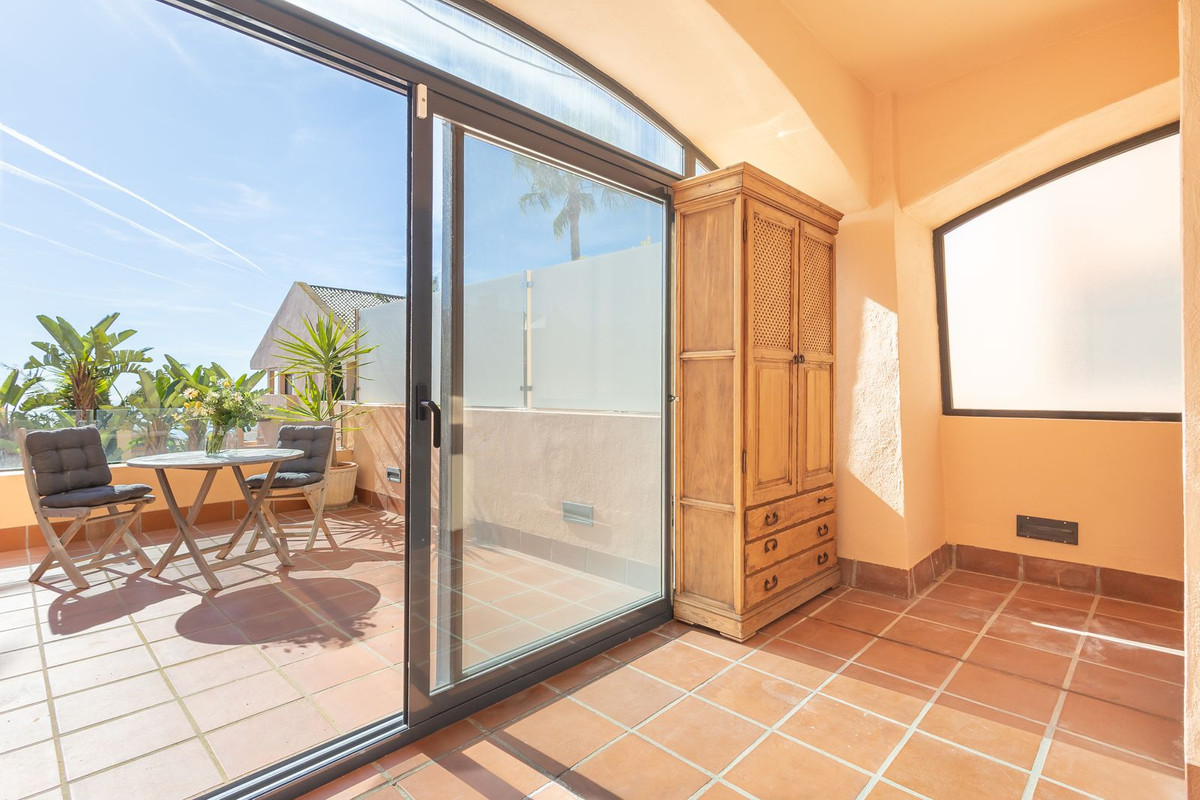 2 Bed Apartment for sale in Calahonda Costa Del Sol, Málaga, Spain