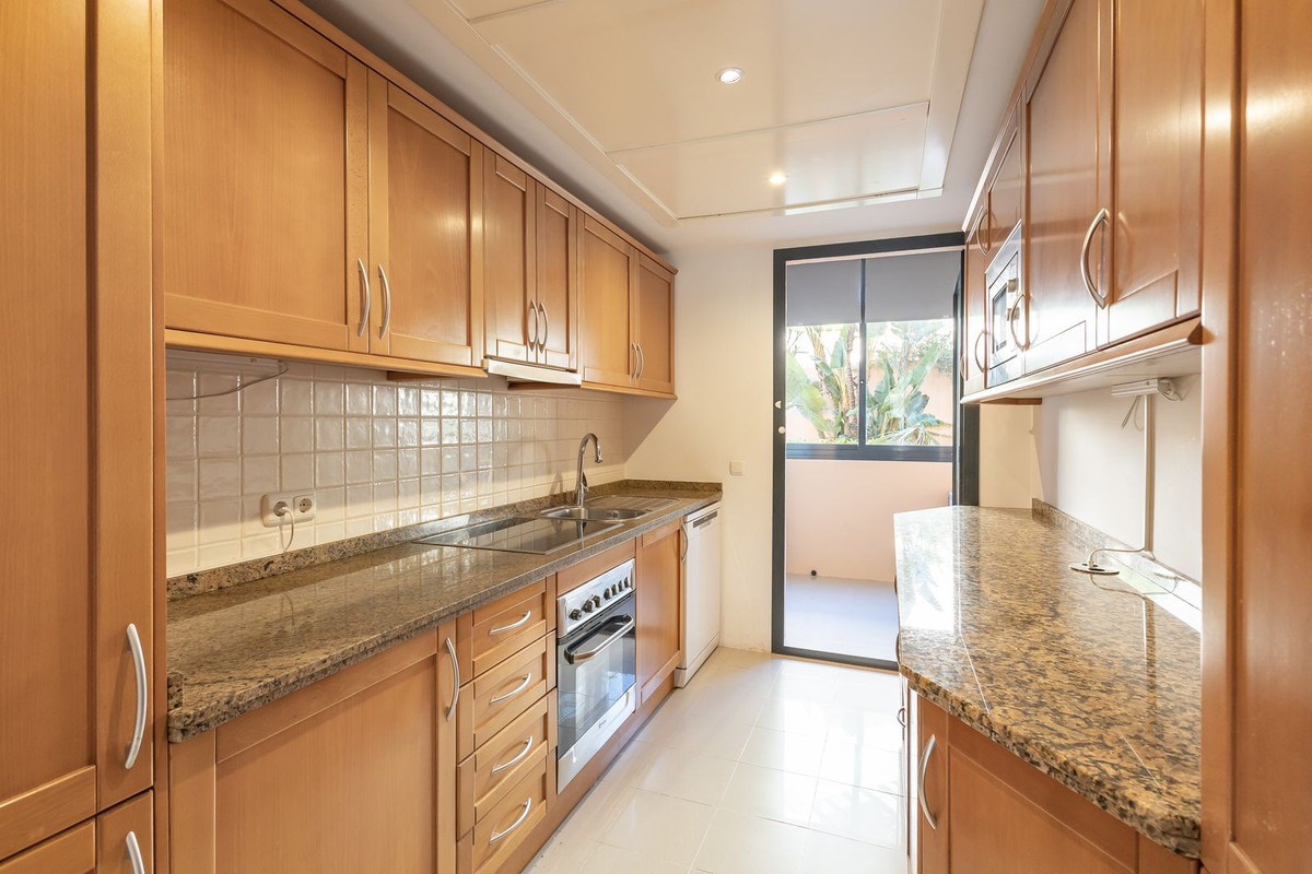 2 Bed Apartment for sale in Calahonda Costa Del Sol, Málaga, Spain