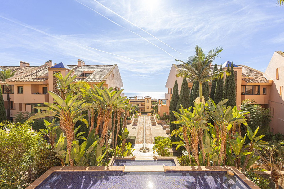 2 Bed Apartment for sale in Calahonda Costa Del Sol, Málaga, Spain