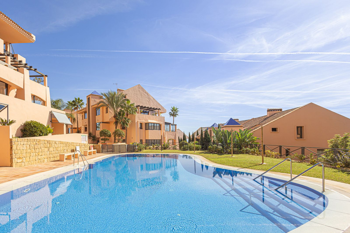2 Bed Apartment for sale in Calahonda Costa Del Sol, Málaga, Spain