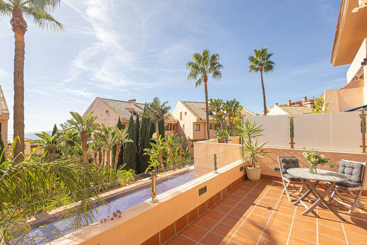 2 Bed Apartment for sale in Calahonda Costa Del Sol, Málaga, Spain