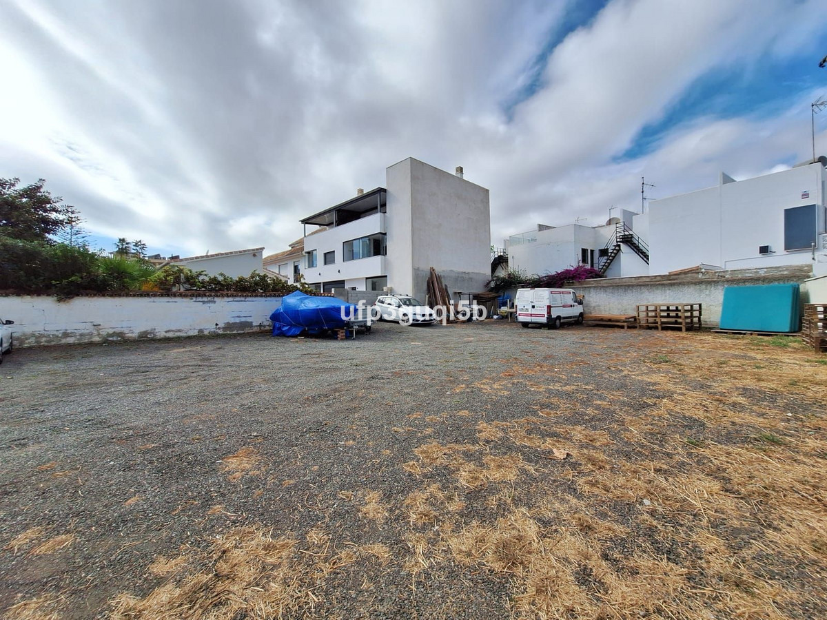 Se vende Terreno Urbano  en Costa Del Sol, Málaga, España