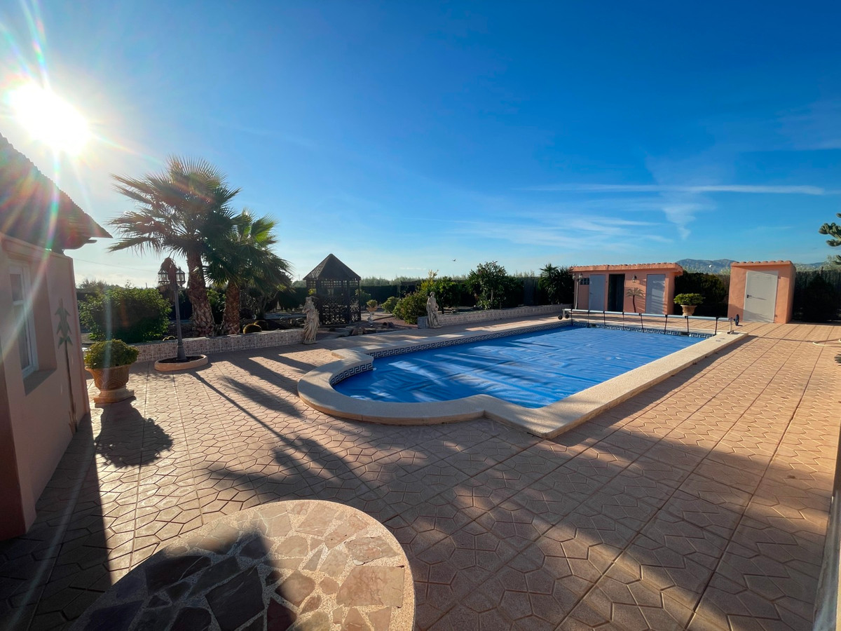 3 Bed Townhouse for sale in Crevillent Costa Blanca, Alicante, Spain