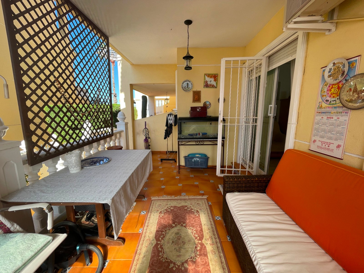 Se vende Villa - Chalet de 4 dormitorios en Costa Blanca, Alicante, España
