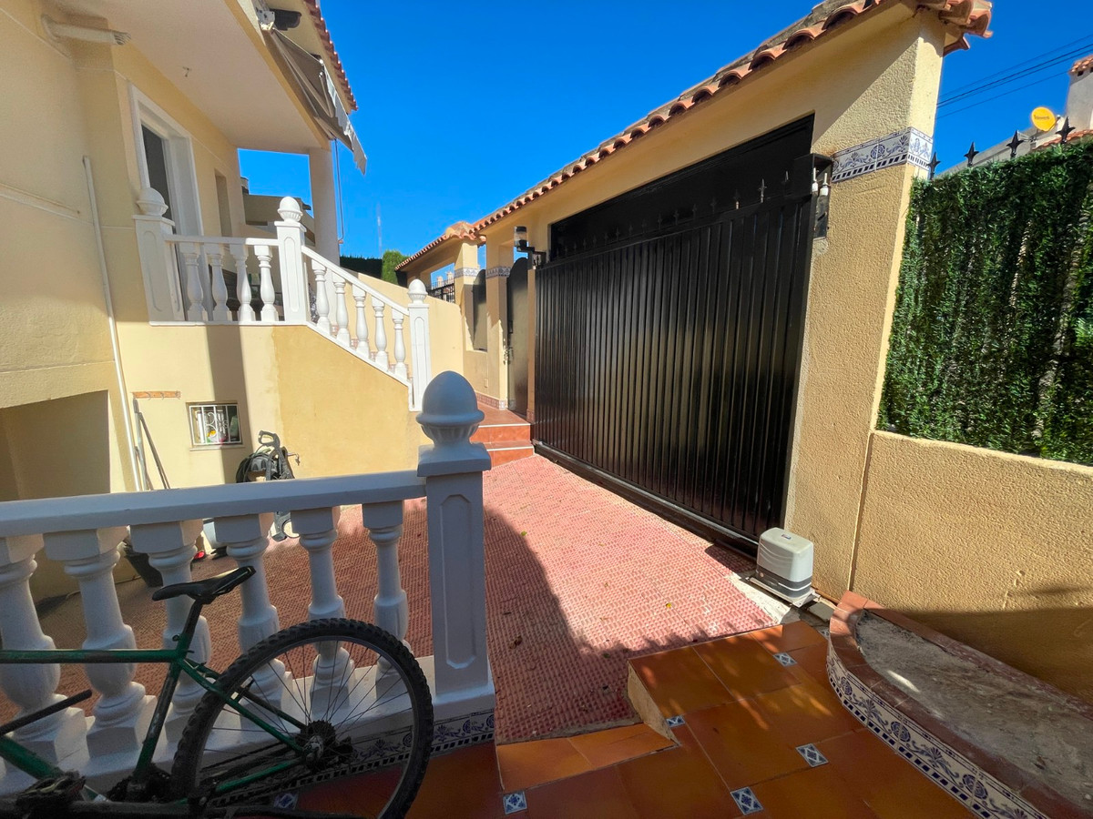 Se vende Villa - Chalet de 4 dormitorios en Costa Blanca, Alicante, España