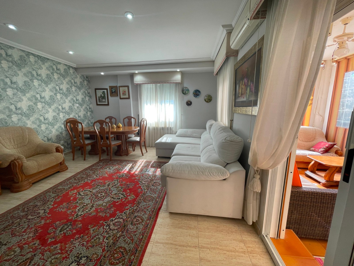 Se vende Villa - Chalet de 4 dormitorios en Costa Blanca, Alicante, España